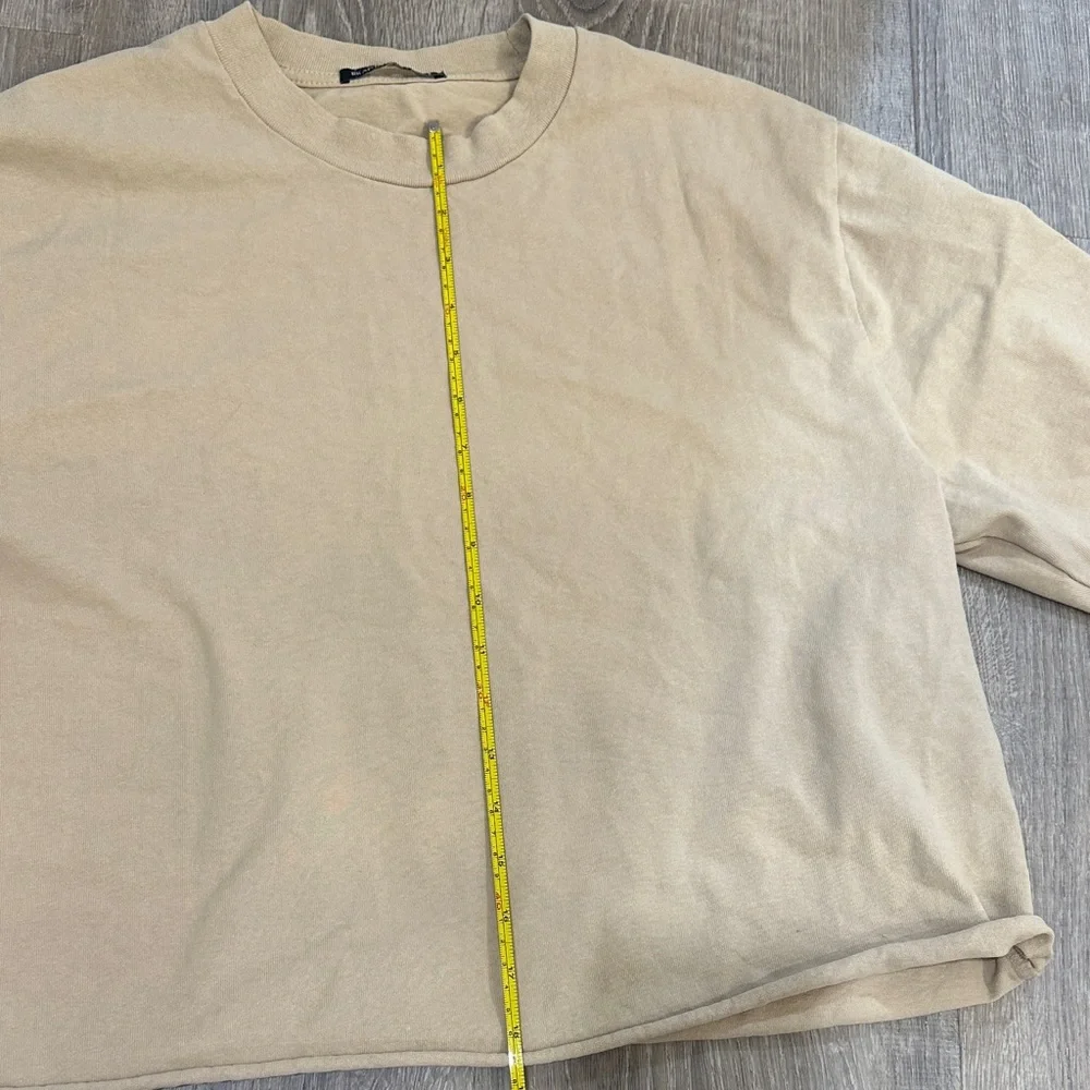 Brandy Melville Tan Cropped Sweatshirt - Picture 2 of 6